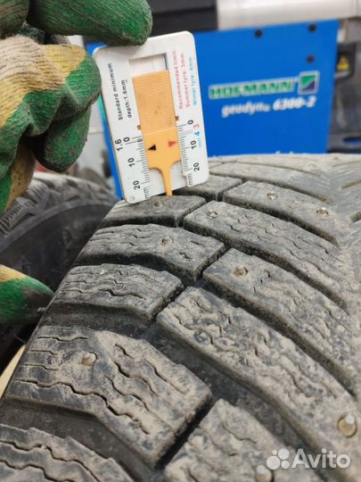 Michelin X-Ice North 4 235/45 R18