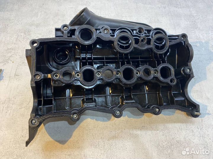 Крышка клапанная land rover 2.7 Discovery 3 правая