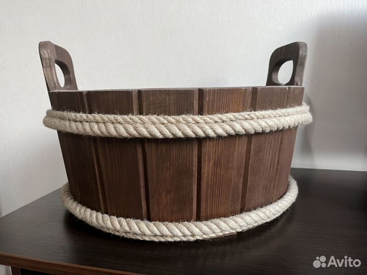 Декоративная деревянная бадейка