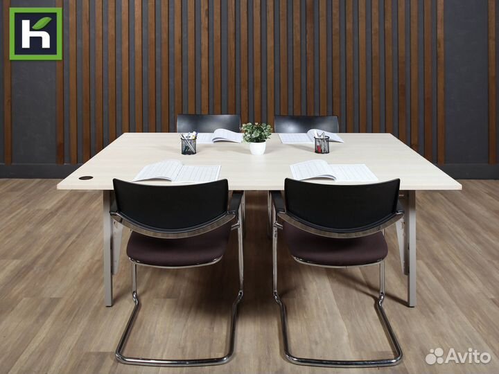 Стол для переговорной