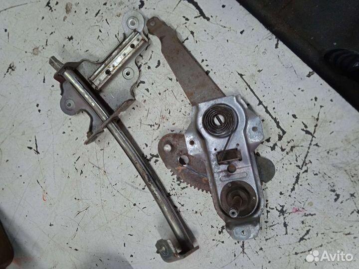 Стеклоподъёмник задний левый Ford Taurus 1 Форд