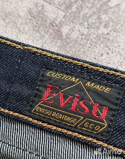 Джинсы Evisu