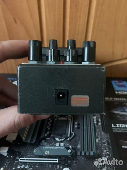 Гитарная педаль Boss Metal Zone MT-2