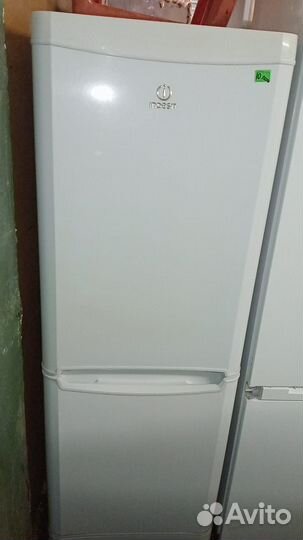 Холодильник бу indesit