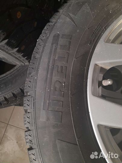 Зима шипы Pirelli 215 65 16 литье 5*114.3