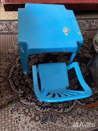 Стол детский пластиковый