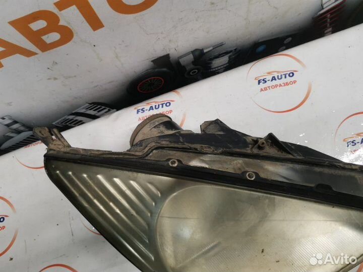 Фара галогеновая передняя правая Ford Focus 1 2.0