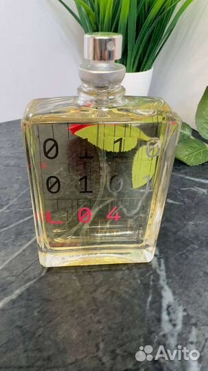 Escentric molecules escentric 04 100мл с витрины