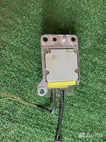 Блок управления airbag nissan wingroad y11