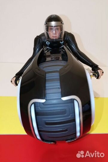 Hot Toys Tron Sam Flynn Light Cycle mms142