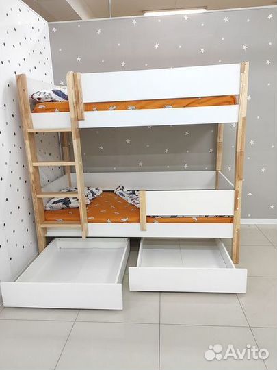 Детская двухъярусная кровать с комодом
