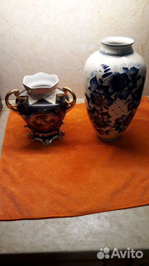Вазы производства Англии и Гжель
