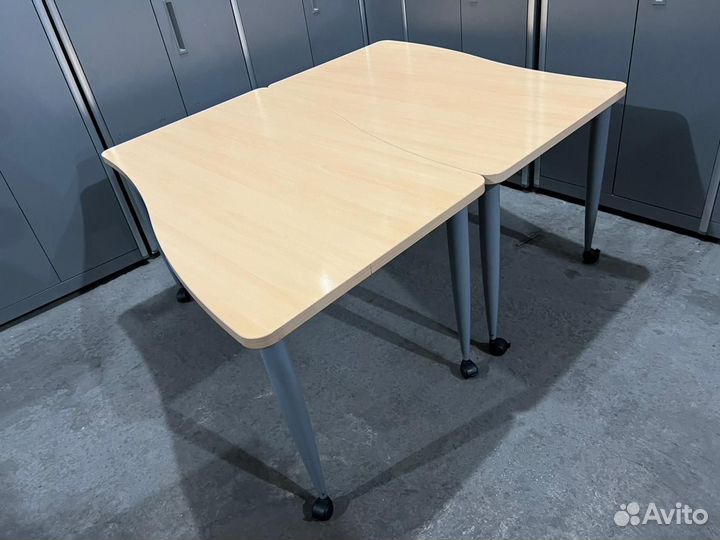 Стол на колёсиках Steelcase