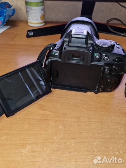 Продам Nikon D5200 объектив 18-105мм и штатив