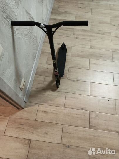 Трюковой самокат tech team comrade