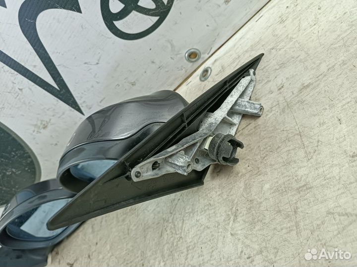 Зеркало заднего вида правое BMW 3 E90