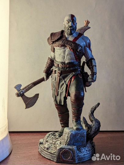 Фигурка Кратоса из игры God of War / Kratos