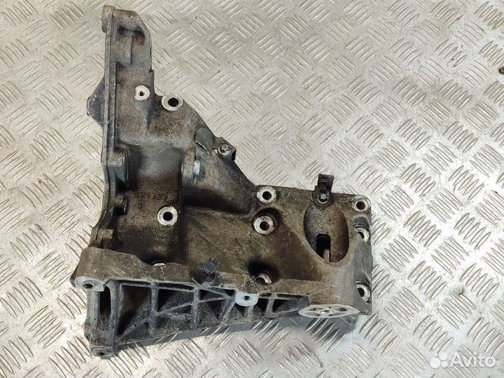 Кронштейн компрессора кондиционера Porsche Cayenne