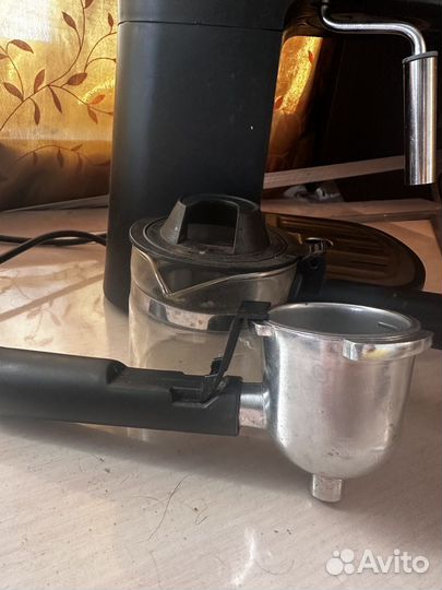 Кофеварка рожковая Polaris pcm 408