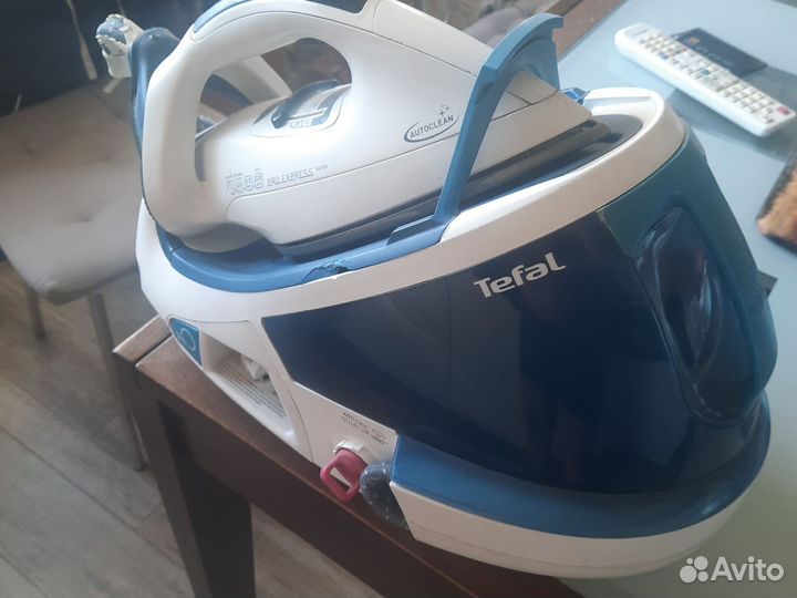 Утюг с парогенератором Tefal