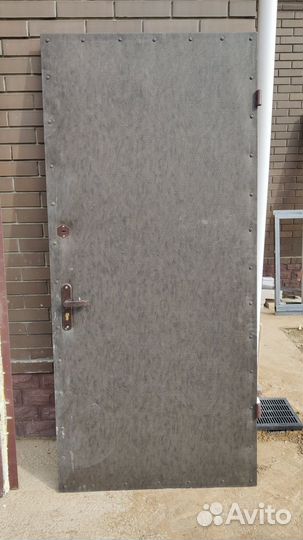 Строительная дверь бу