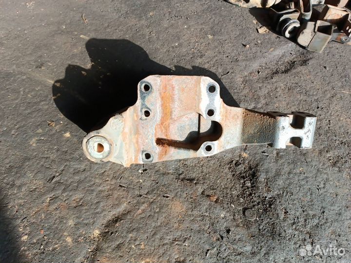 Кронштейн (крепление) DAF XF 105 2010 1643161