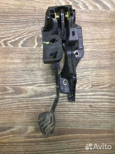 Педаль тормоза Renault Arkana, Duster 2