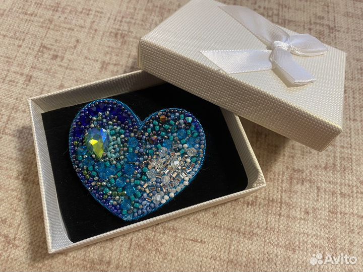 Брошь из бисера