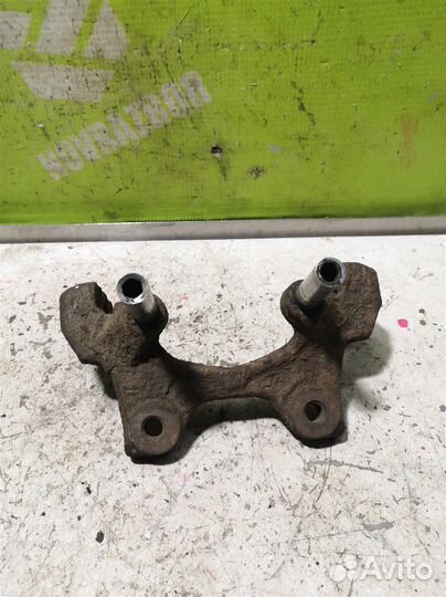 Скоба суппорта заднего бмв Е32