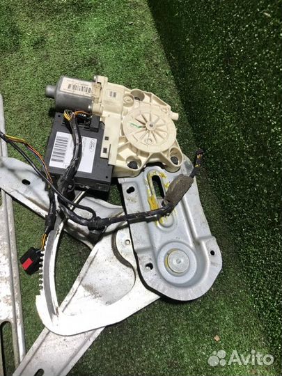 Стеклоподъемник задний левый Ford Focus 2 qqdb