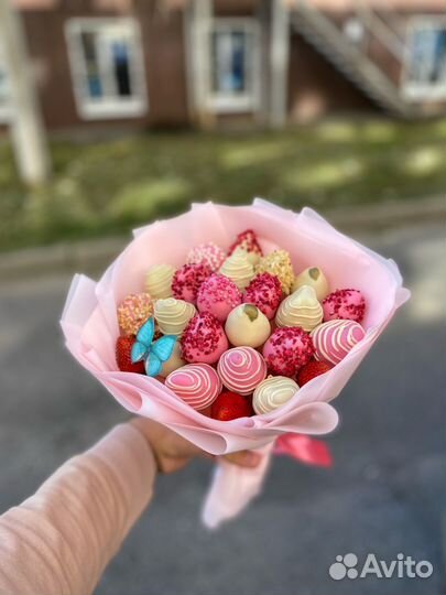 Обучение по букетам из клубники в шоколаде