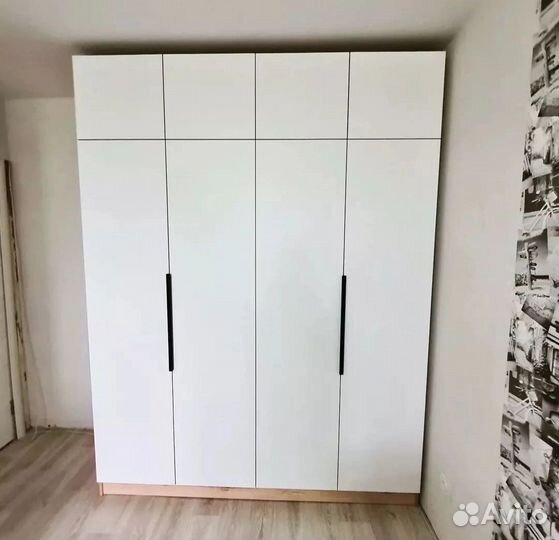 Шкаф распашной современный