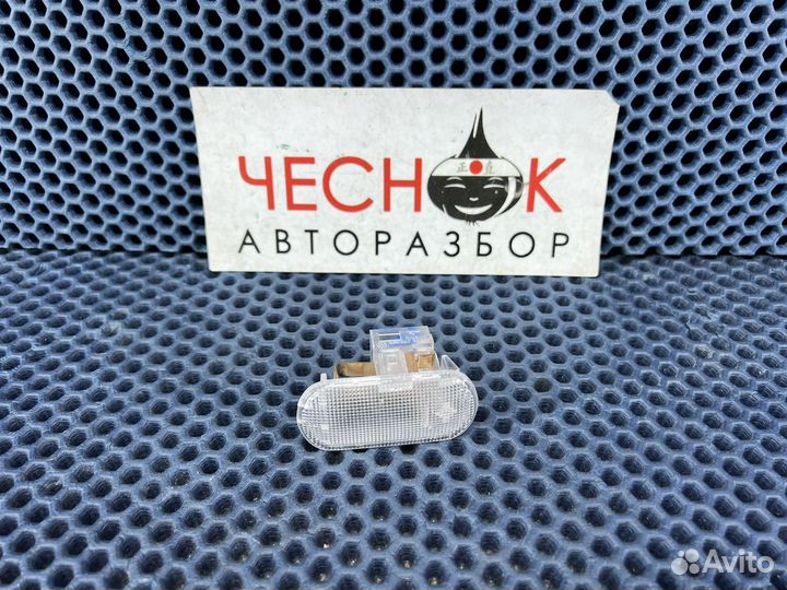 Фонарь перчаточного ящика VW Touareg NF2 /FL