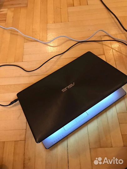 Ноутбук asus