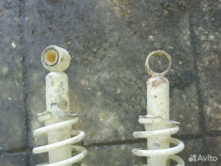 Задняя стойка амортизатор byd f3