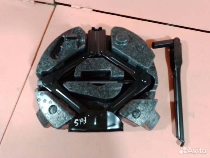 Домкрат Ford Escape III 2015—2019