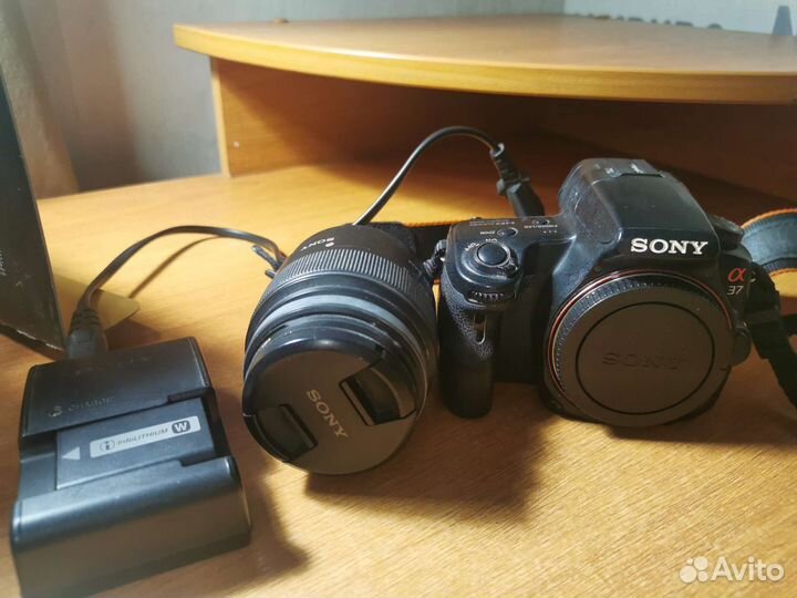 Фотоаппарат Sony Alpha 37