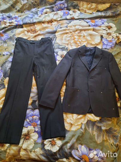 Школьный костюм для мальчика серый 134