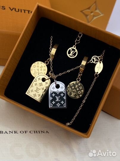 Серьги и подвеска Louis Vuitton