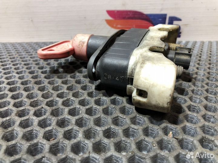 Выключатель массы