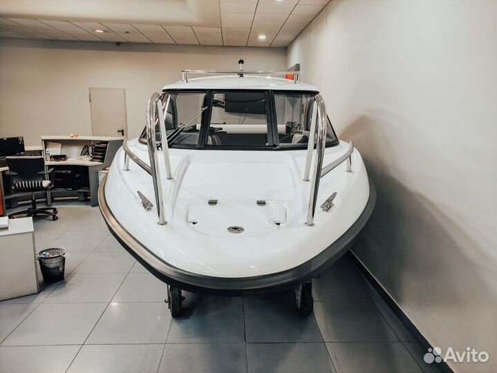 Прогулочный катер Phoenix 600 HardTop