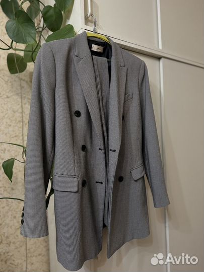 Продам двубортный пиджак Mango