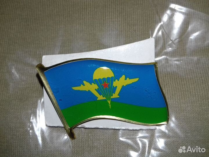 Значки на пиджак