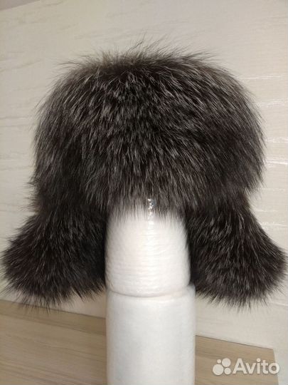 Меховая шапка из кролика и шапки от meucci