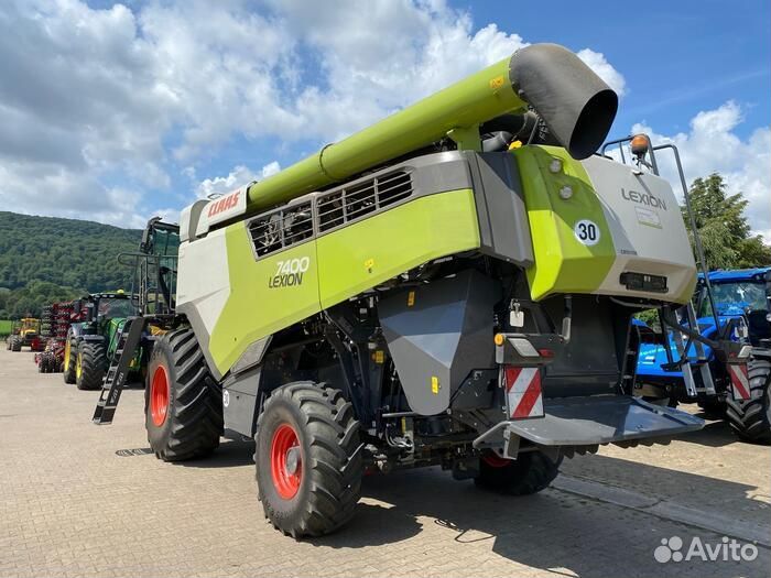 Комбайн Claas Lexion, 2022