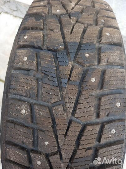 Roadstone Winguard Spike 215/65 R16