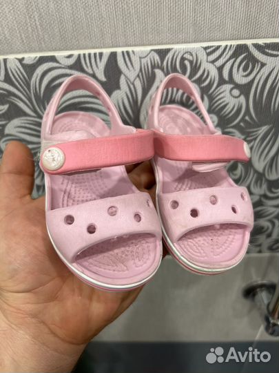 Сандалии для девочки 23 размер crocs