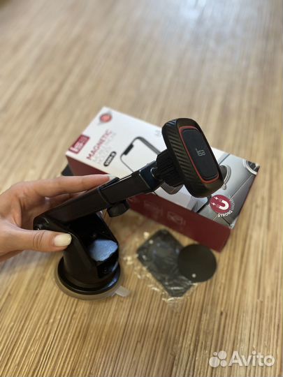 Магнитный держатель для телефона автомобильный
