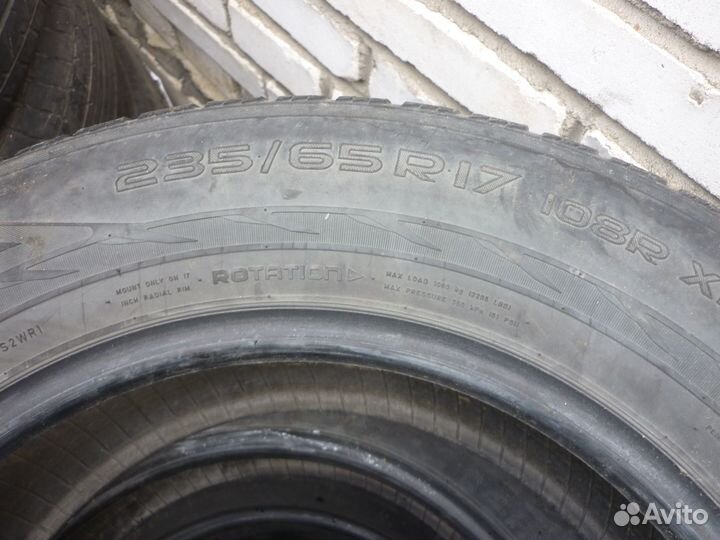 4 колеса 235/65r17 Nokian всесезонные
