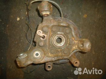 Кулак задний левый Ниссан